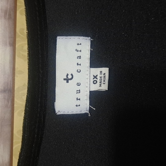 Top - Picture 2 of 2